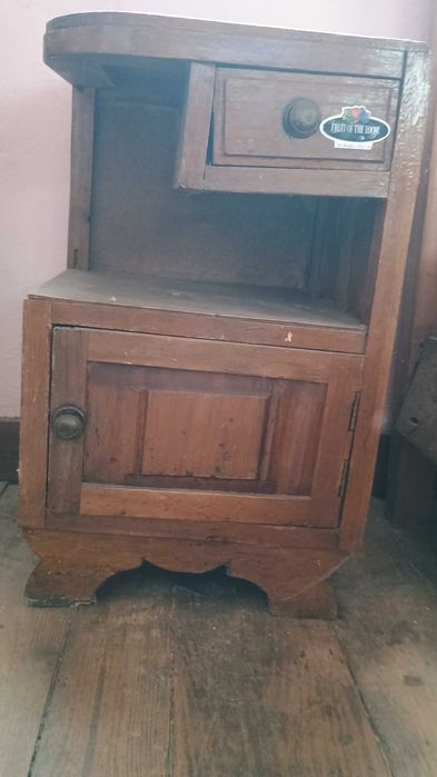 Mesas de Cabeceira Antigas