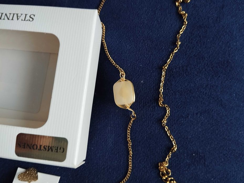 Zestaw podwójna bransoletka+5 par kolczyków.