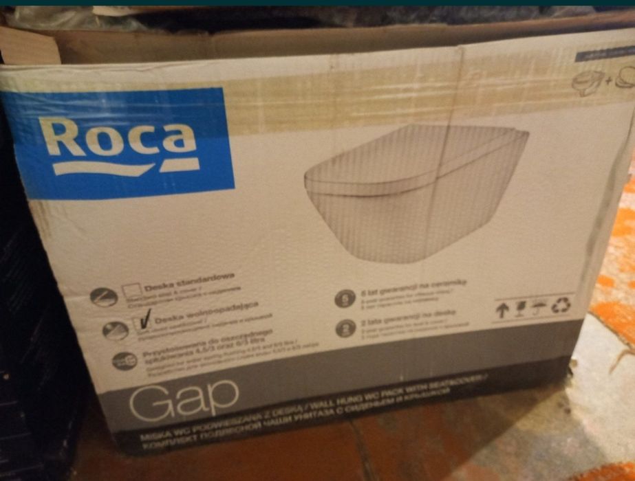 Продам інсталяція,бачок та унітаз Roca