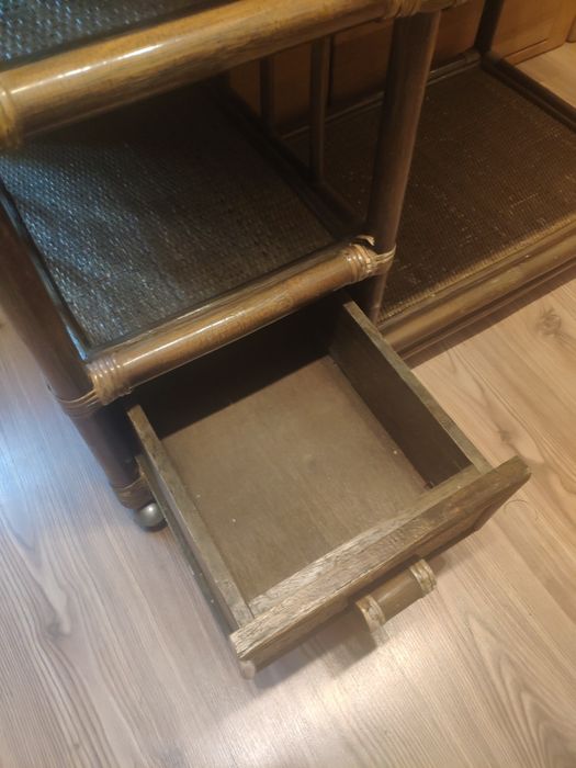 Rattanowa komoda na kółkach