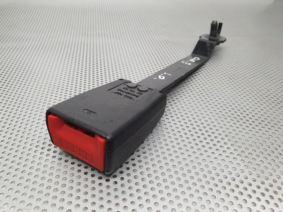 Encaixe de cinto frente direito RENAULT Clio III (BR0/1, CR0/1)