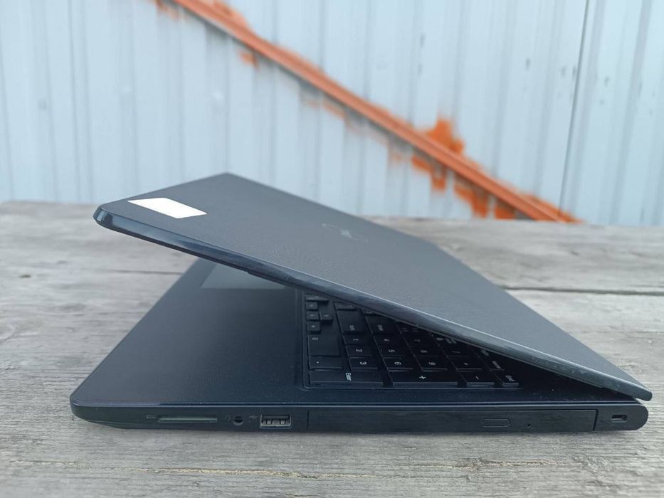 Ноутбук DELL Inspirion 15 3000 Full HD