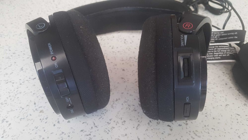 Auriculares sem fios - Sony TMR RF810R - alta qualidade de som