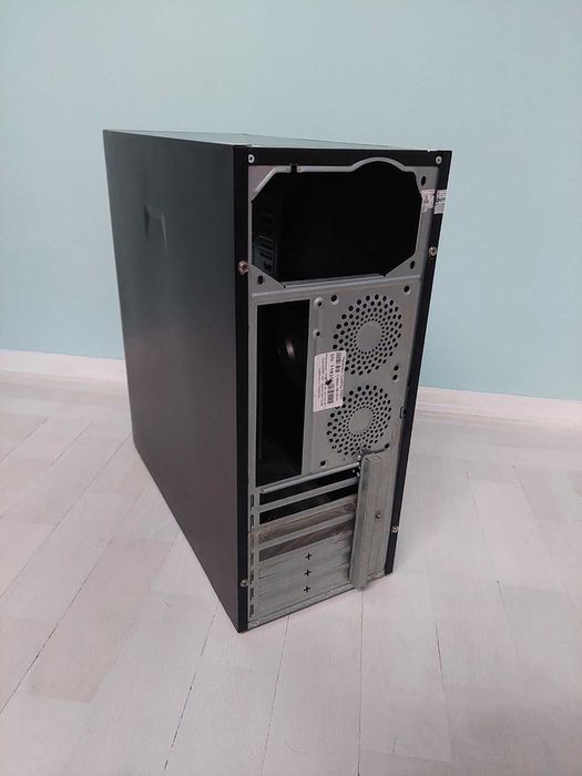 Комп'ютерний корпус