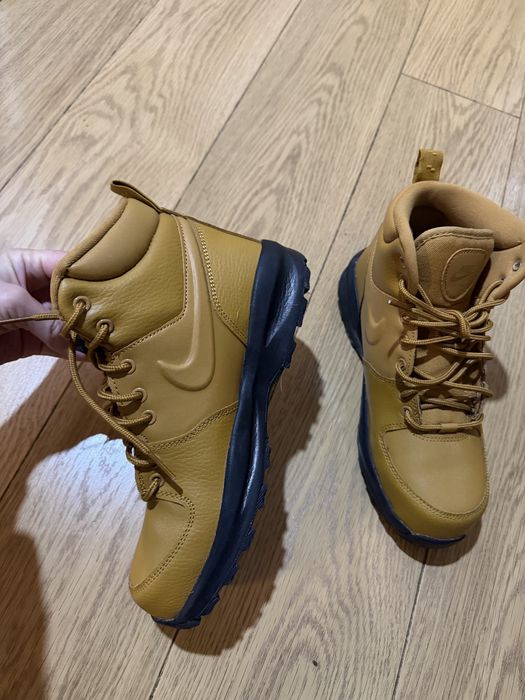 Шкіряні чоботи Nike, розмір 38