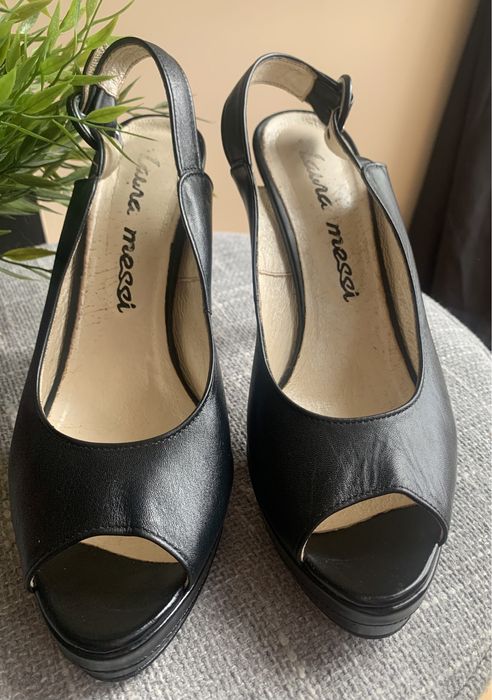 Czarne sandały na szpilce Laura Messi rozm. 40