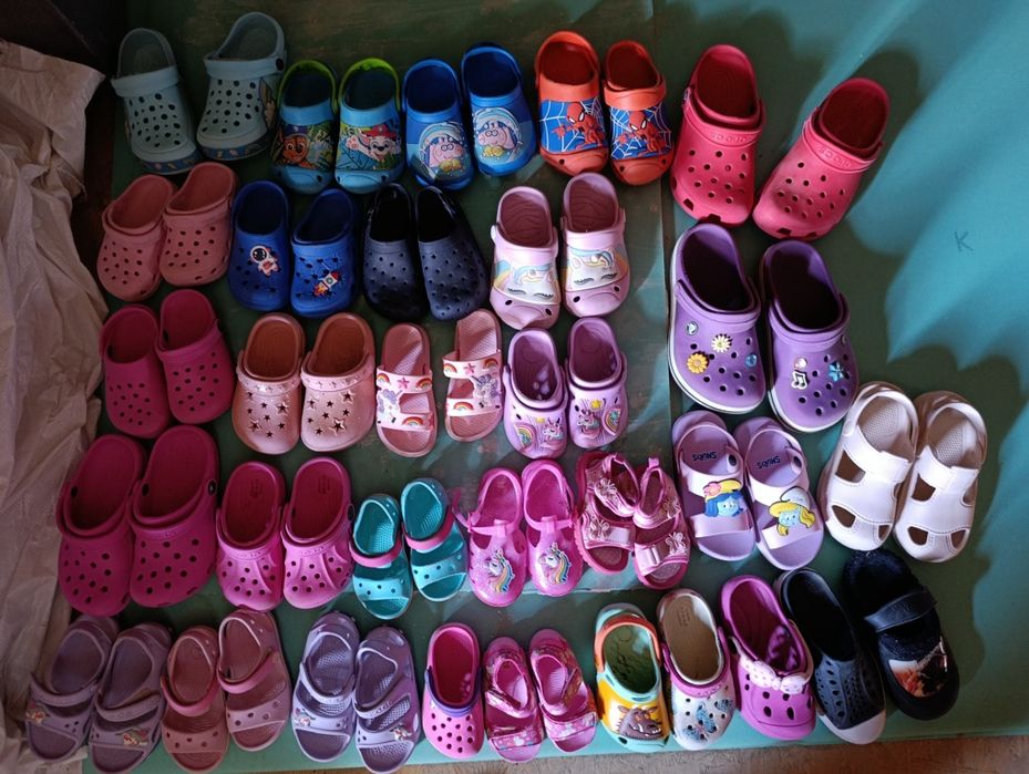 Фірмові крокси crocs totes шльопки босоніжки  20,21,22 і  25,26,27 до 33-36
