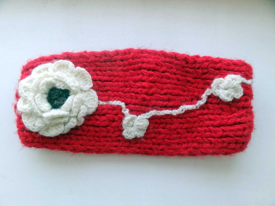 Вязаная повязка на голову привезена из Перу цвет красный новая