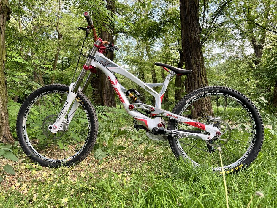 YT Industries Tues world cup edition 2.0 Ltd ( Trek, Commencal, Spec)