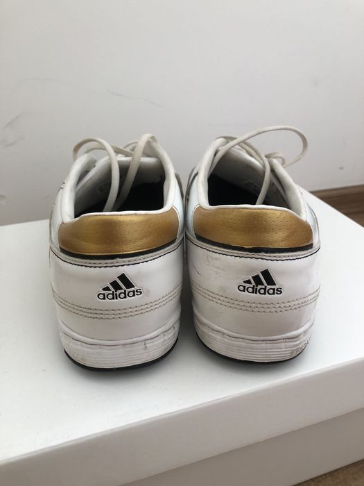 Сороконожки Adidas Adinova