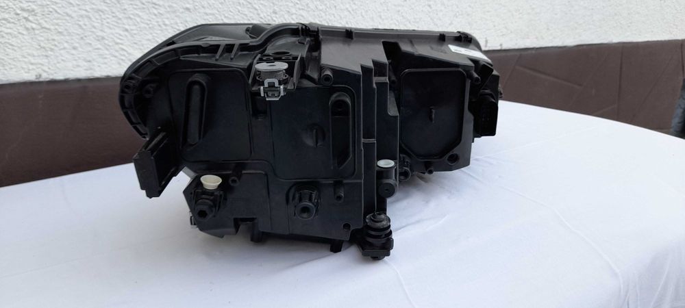 Reflektor przedni lewy VW Touran III Full Led  5TB  2016-