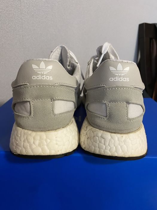 Jasnoszare sneakersy adidas iniki runner