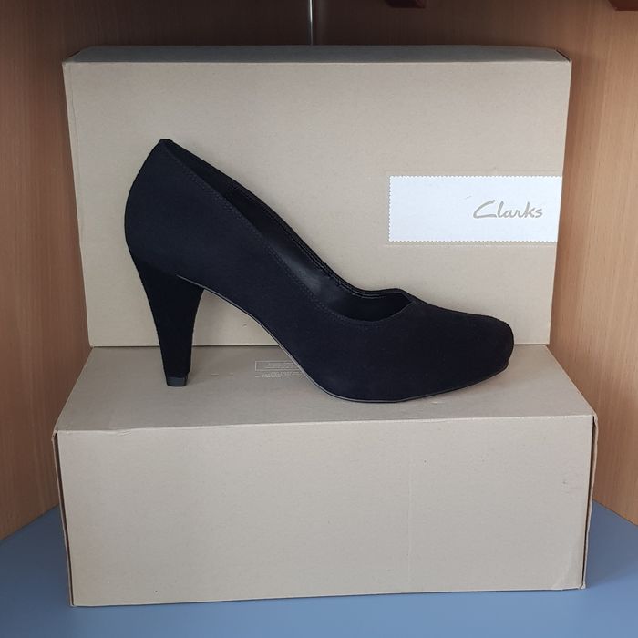 Женские туфли Clarcs (новые) черный замш