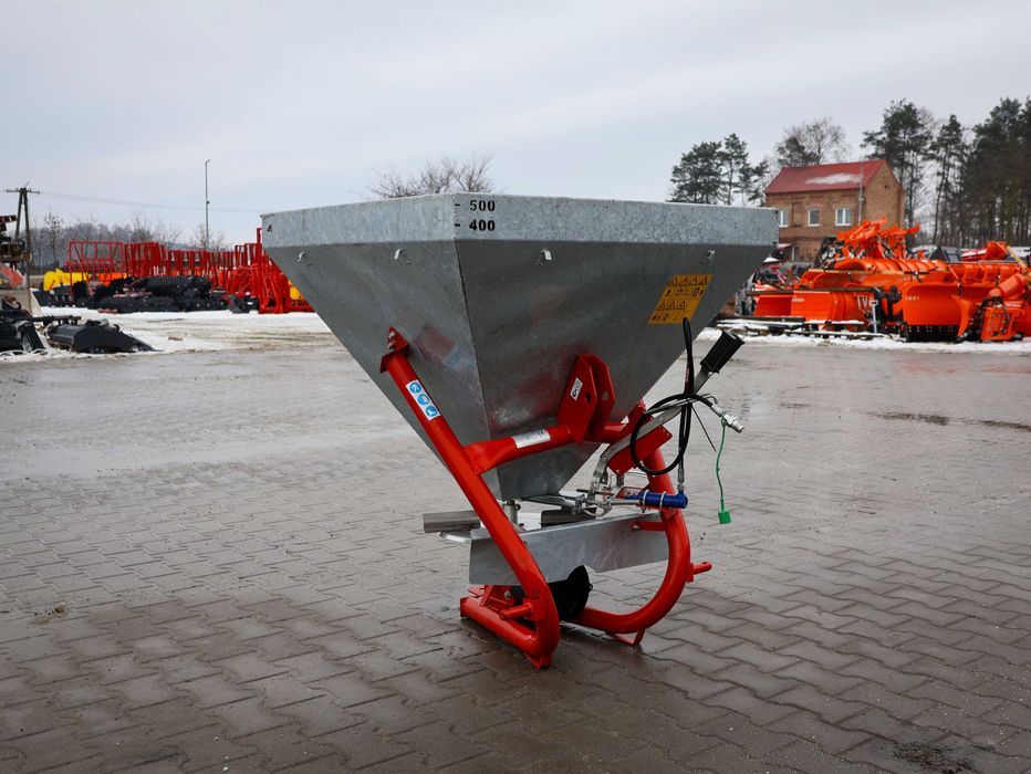 Rozsiewacz ocynkowany ABRA 500L plandeka standard