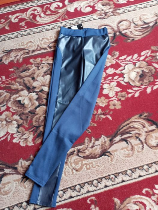 Є вот такі Дитячі Штани на Дівчинку в ідеальному стані.