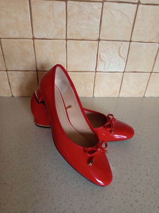 Czerwone eleganckie buty Zara 41
