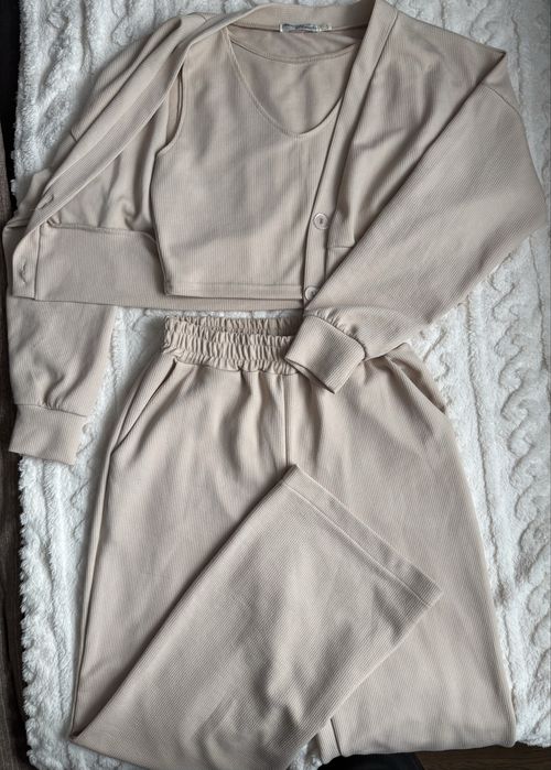 Костюм трійка жіночий