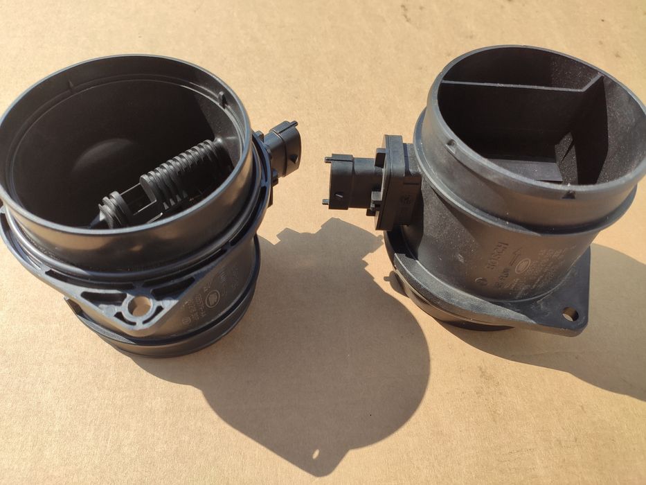 Датчик потока (расхода) воздуха расходомер G4D312B579AA