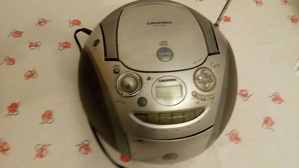Radioodtwarzacz znakomitej niemieckiej firmy GRUNDIG