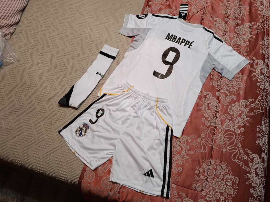 Camisola Criança Mbappe Equipamento Real Madrid | NOVO
