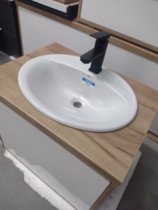 Promocja Szafka łazienkowa blum lakier