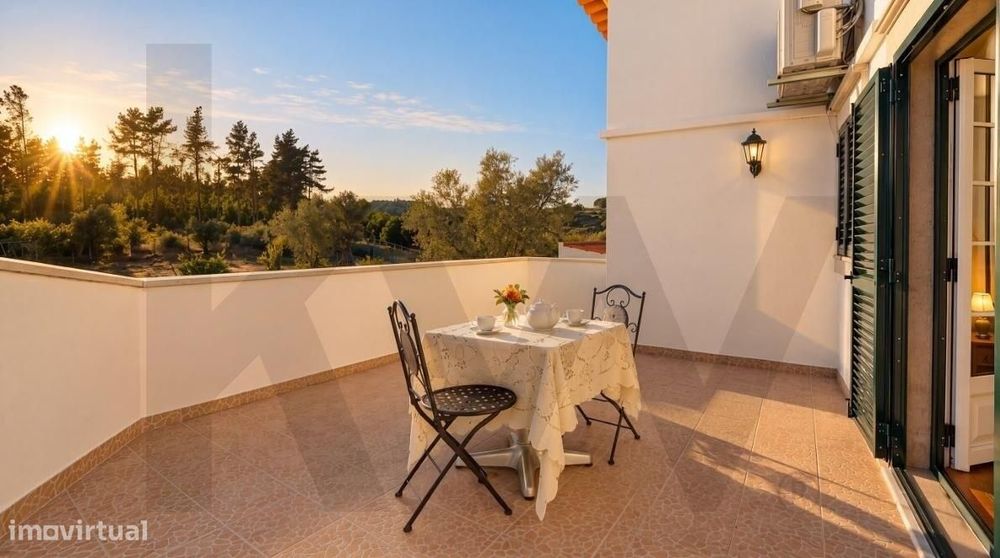 Moradia junto a Óbidos | 222 m2, garagem, sótão e excelente espaço ext