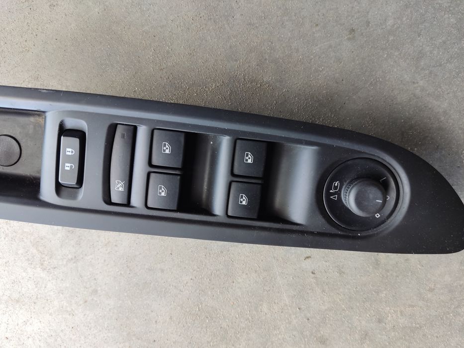 Panel regulacji lusterek elektrycznie składanych Opel Mokka