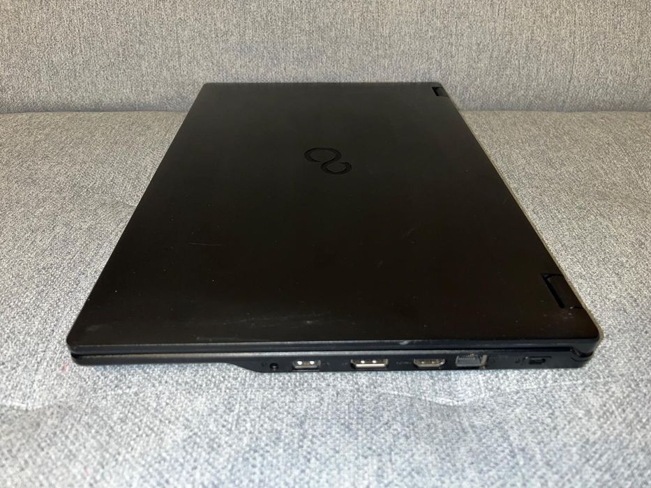 Fujitsu Lifebook E5510 i5 10th 16 GB RAM 256 SSD FHD piękny