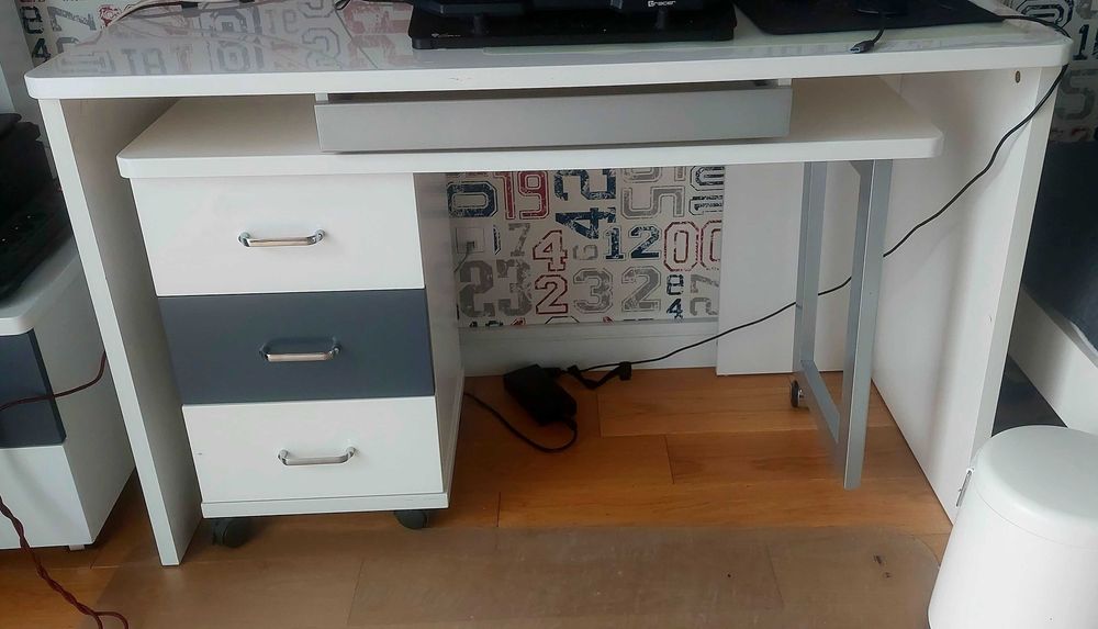 Biurko firmy FIORENTINO białe z grafitem nowoczesne