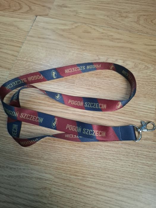 Smycz do kluczy, gadżet piłka nożna,Pogoń Szczecin