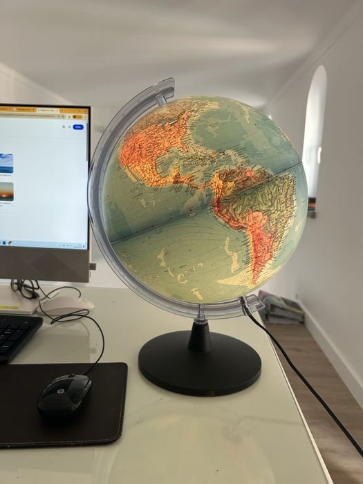 Globo terrestre grande