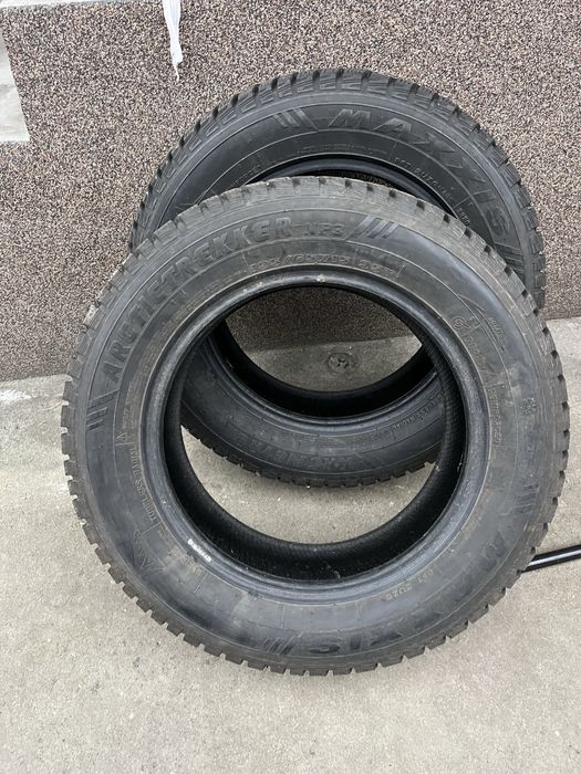 Продам  зимову резину 195/65R15