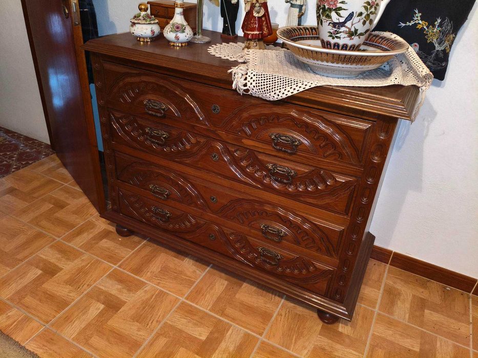 Quarto Completo Cama Mesinhas Roupeiro Cômoda | Muito bom estado