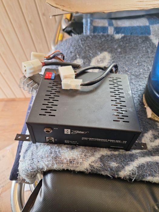 Modulator sygnału dźwiękowego karetki z pilotem