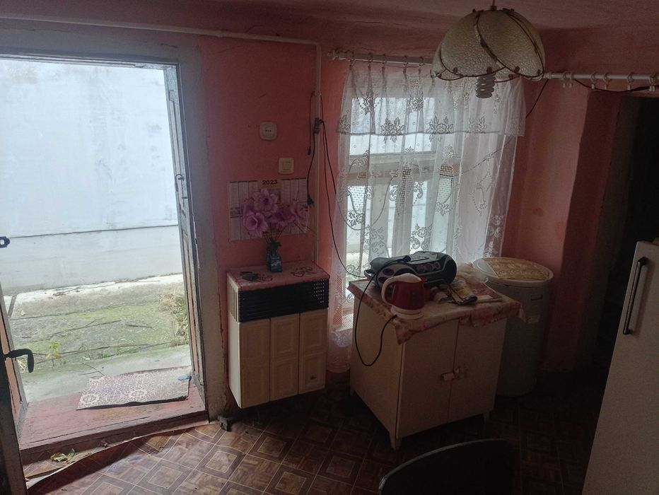 НЕВЕЛИКИЙ 54 кв.м., КОМПАКТНИЙ будинок у житловому стані, тиха вулиця