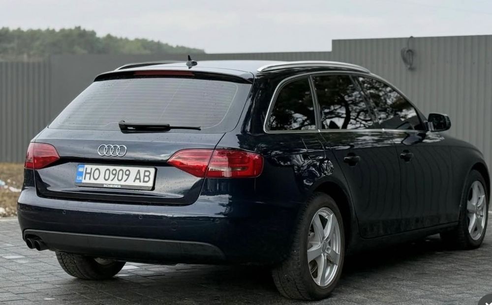 Ауді а4 б8 2011 року