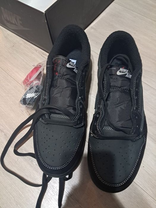 Jordan 1 low travis scott