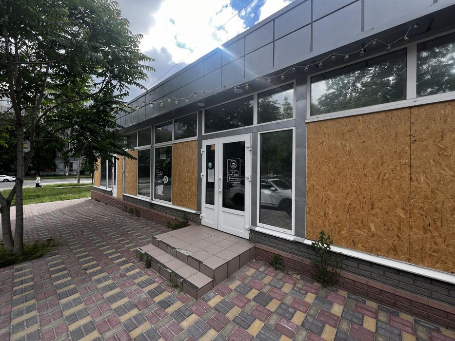 Оренда автономної будівлі 96,4 м² — вул. Шкільна (Малий ринок)