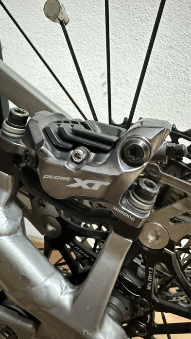 Cube Stereo 160 action team