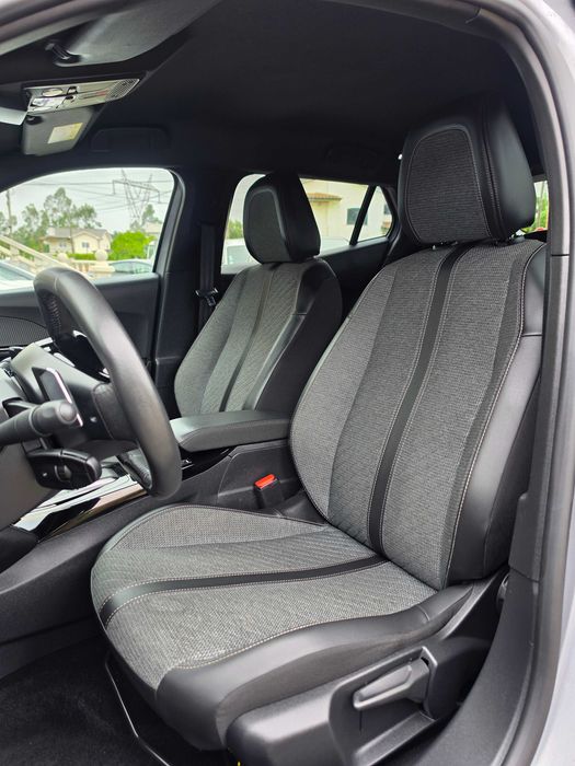 Peugeot 2008 ii fase2 1.2i 130cv EAT8 ALLURE