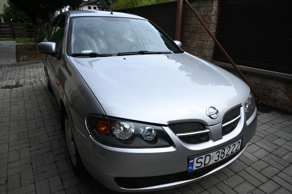 Nissan Almera