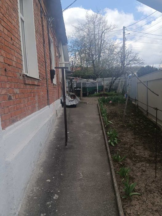 Продам часть дома, в Центре, ул Покровская р-не 5 школы.