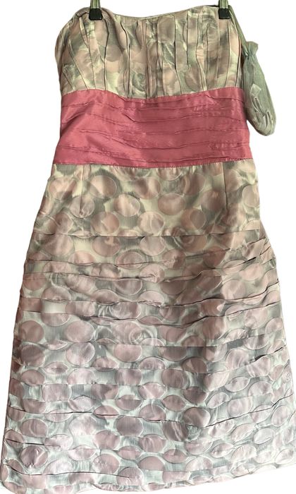Vendo vestidos para varias ocasioes
