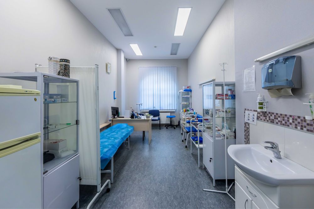 Приміщення під медичну клініку 358 м² — оренда з правом викупу | Поділ
