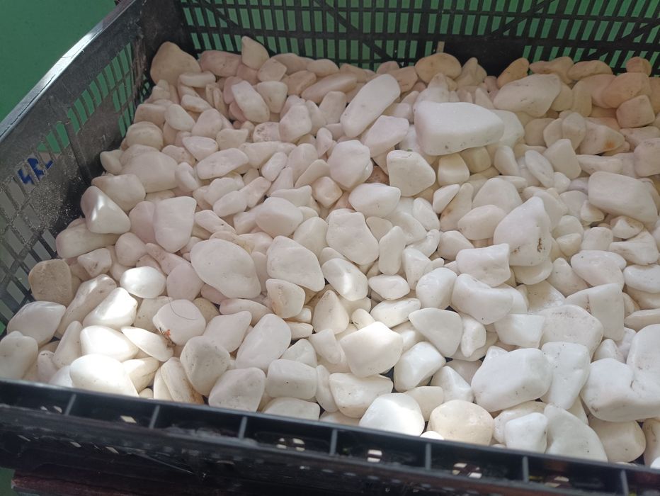 Белая галька . В Путивле.