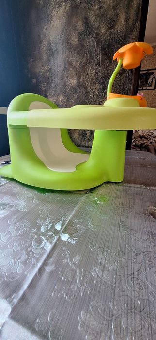 Дитячий стілець для купання