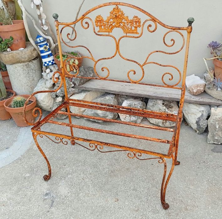 Banco de jardim em ferro