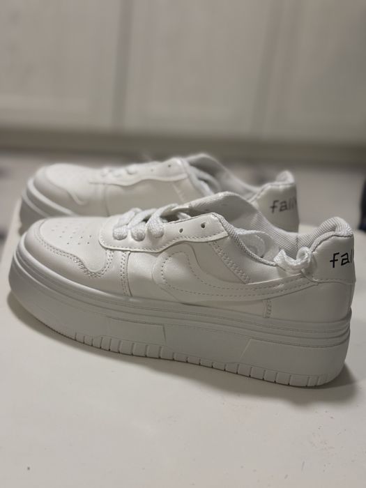 Кросівки на платформі