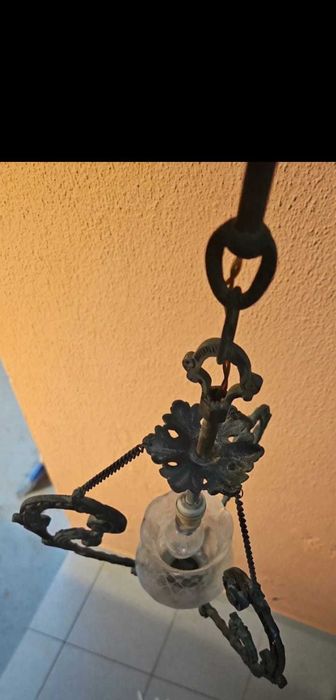 Venho dois lindos candeeiros.