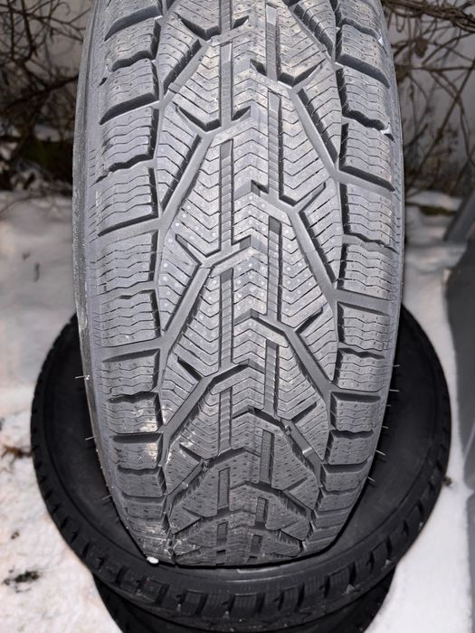 Продам зимню резину Tigar (Сербія) 215/70/16 нова